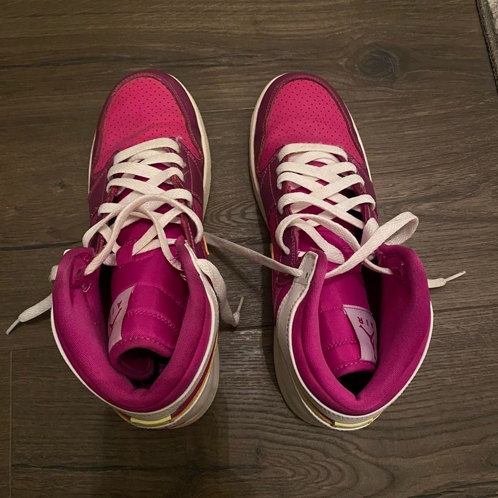 Youth Nike Jordan’s size Y8